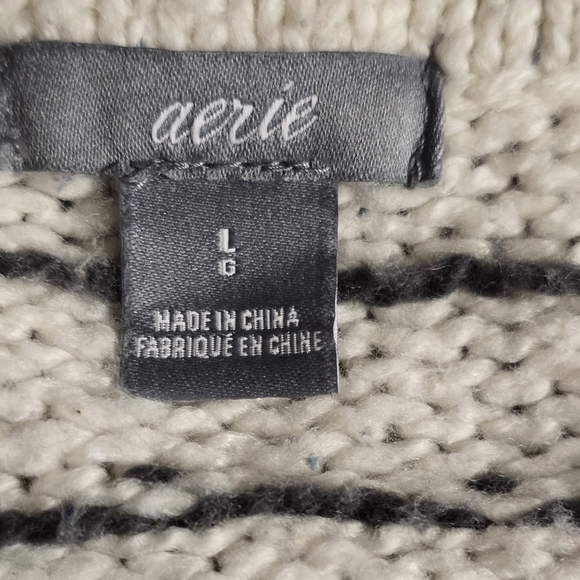 Aerie Over Sized Sweater Size L - Picture 9 of 10